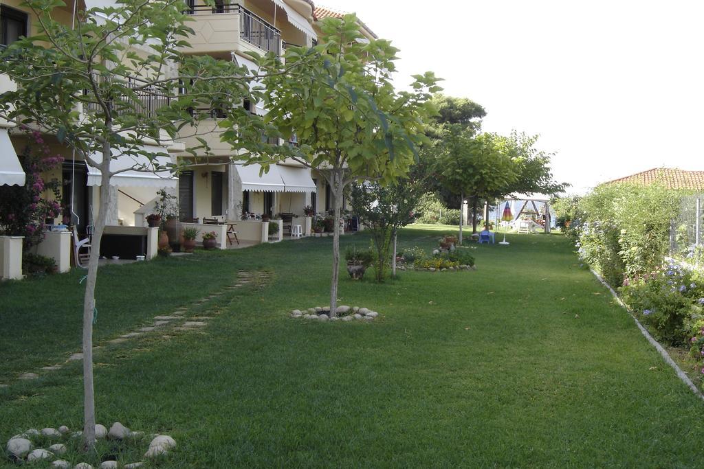 Stella Meri Studios - Apartments Неа-Скиони Номер фото